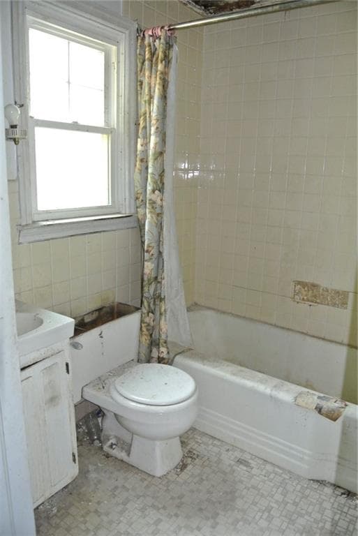 Single Family Residence at 4 Boswell Trail, Foster, photo 17 of 25