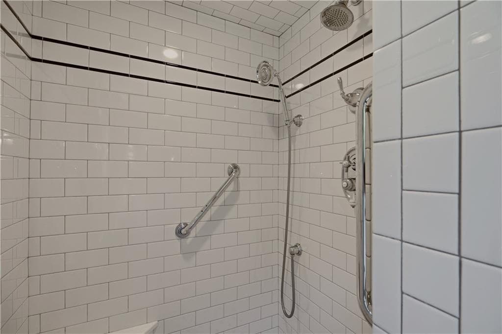 83 Malbone Road photo 32