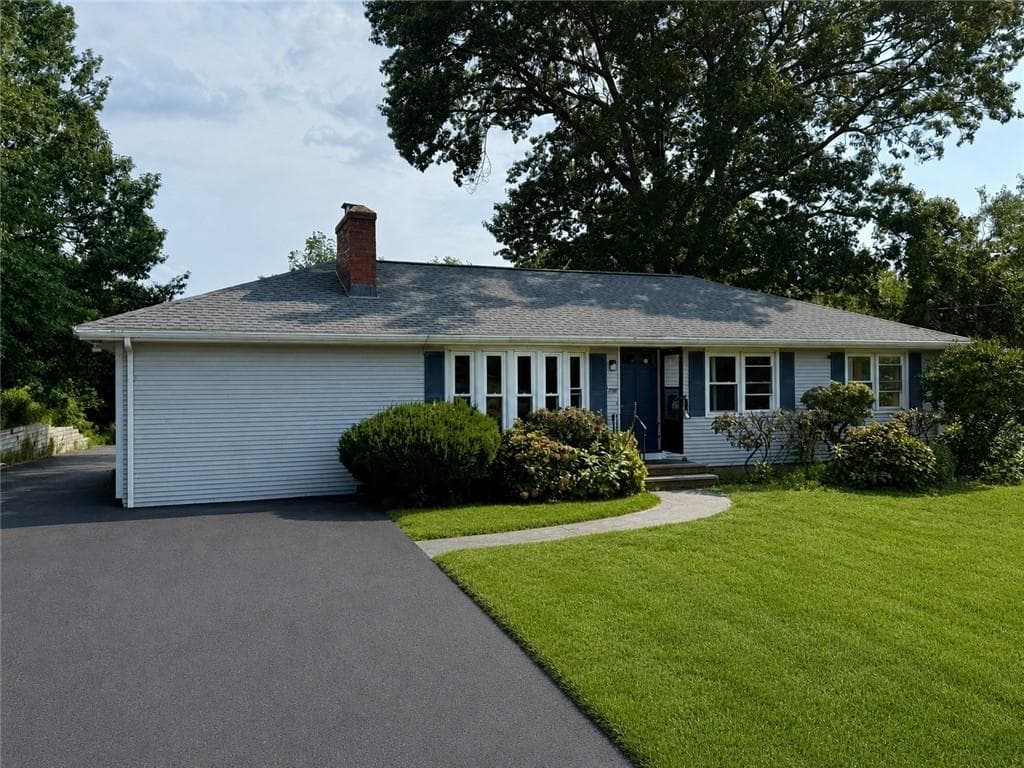 230 Airport Road photo 3