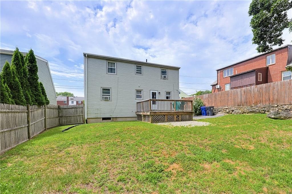 11 Lynde Street photo 2