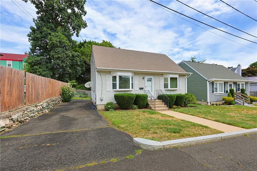 11 Lynde Street