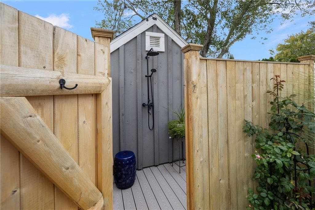 129 Fieldwood Avenue photo 35