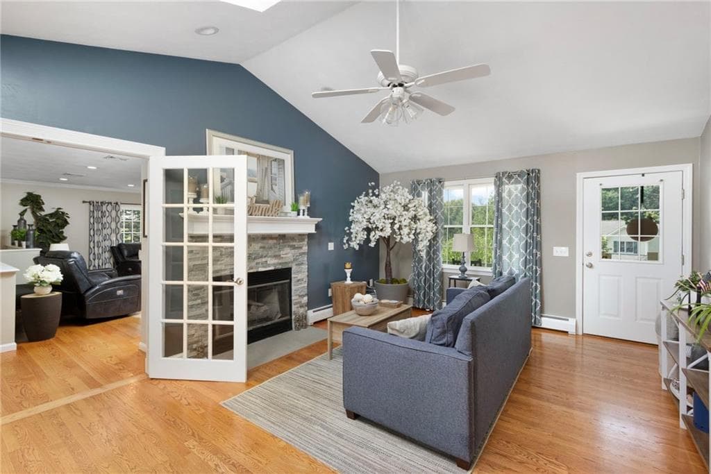 Single Family Residence at 25 Factory Pond Circle, Smithfield, photo 13 of 50