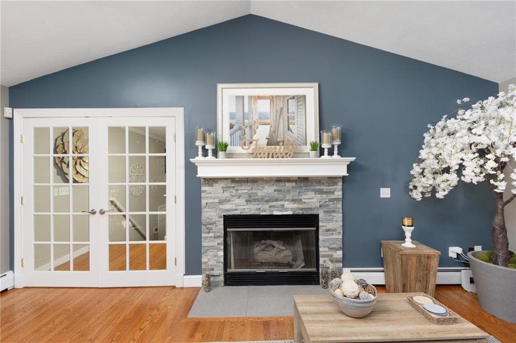 Single Family Residence at 25 Factory Pond Circle, Smithfield, photo 17 of 50
