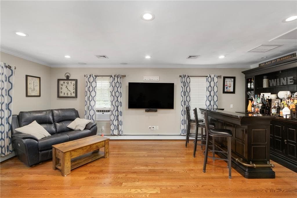 Single Family Residence at 25 Factory Pond Circle, Smithfield, photo 11 of 50