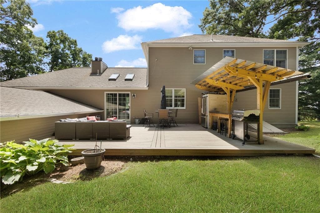 Single Family Residence at 25 Factory Pond Circle, Smithfield, photo 44 of 50