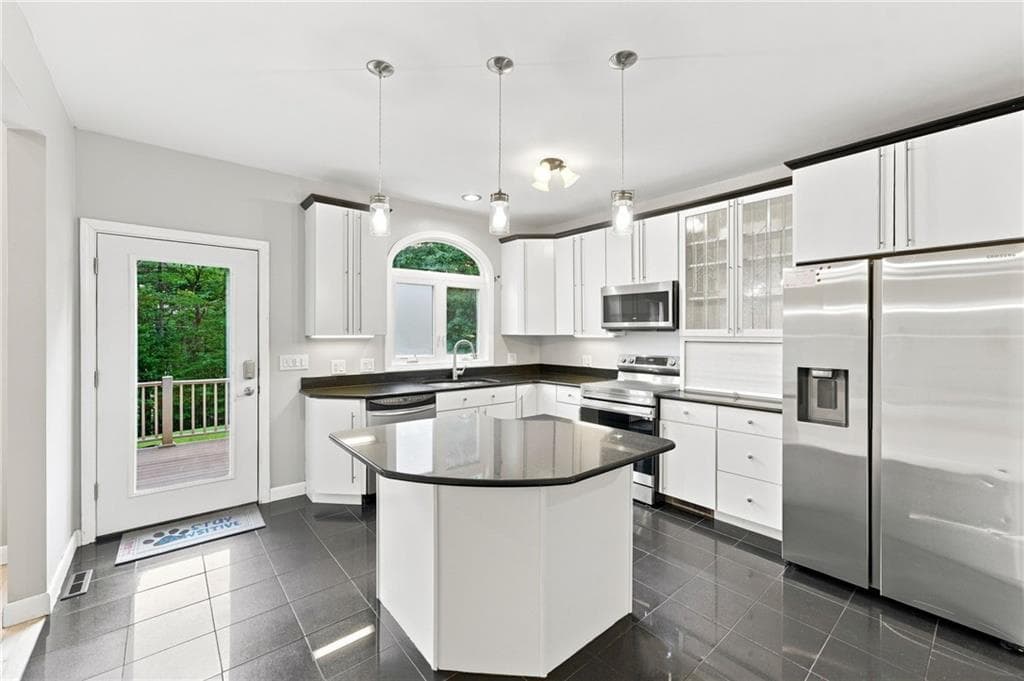 57 Club House Road photo 6