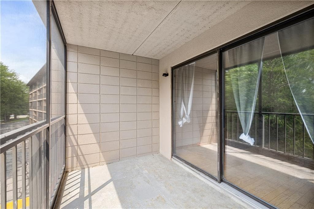 650 East Greenwich Avenue UNIT 6-204 photo 24