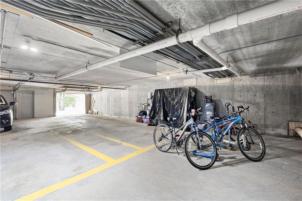 650 East Greenwich Avenue UNIT 6-204 photo 29