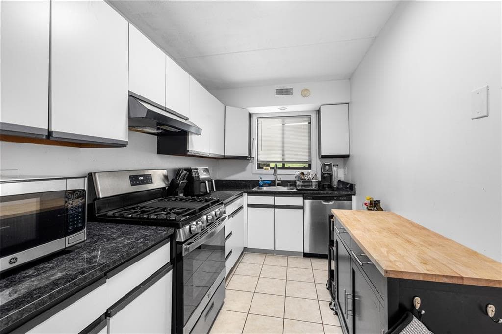 650 East Greenwich Avenue UNIT 6-204 photo 8