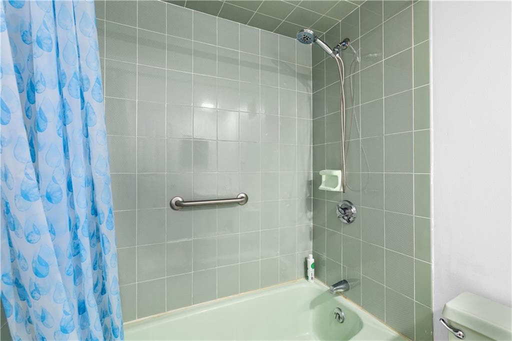 650 East Greenwich Avenue UNIT 6-204 photo 21
