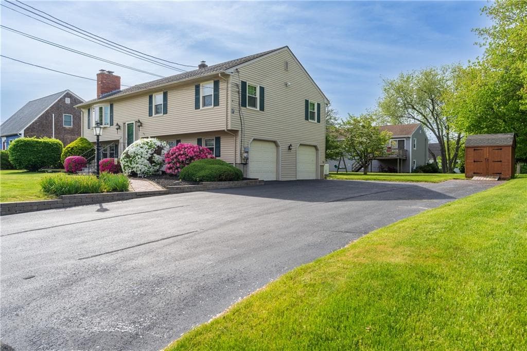 9 Kathleen Drive photo 4