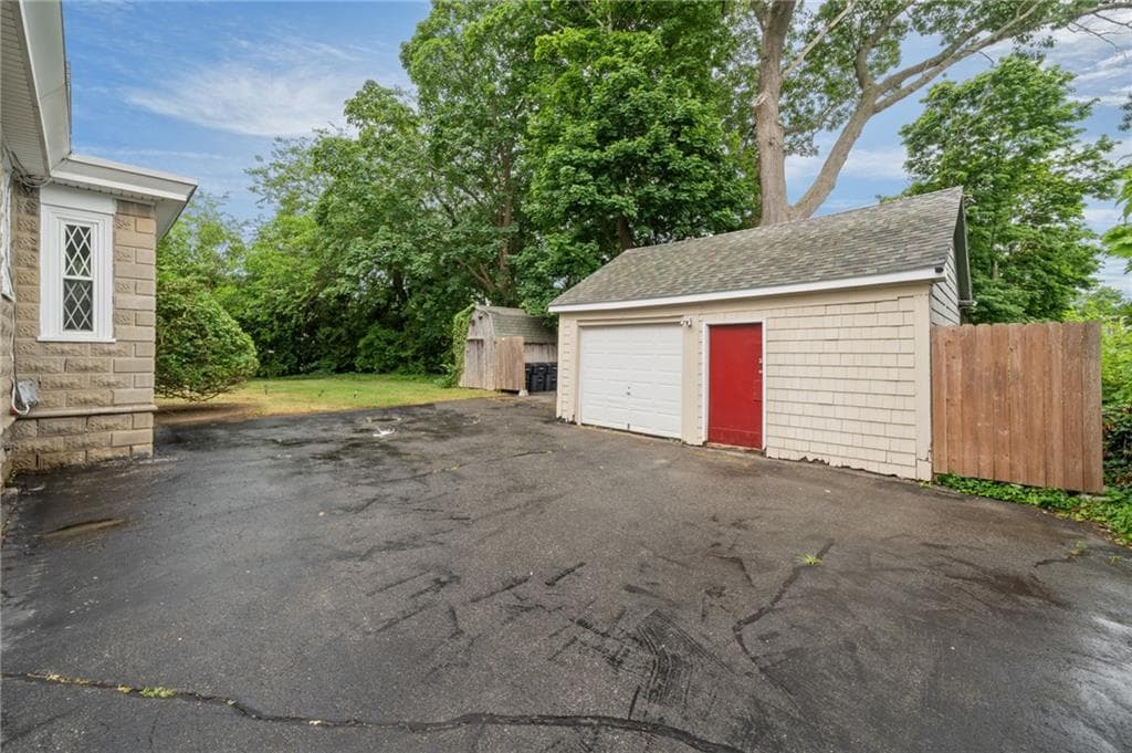 49 Arnold Street photo 42