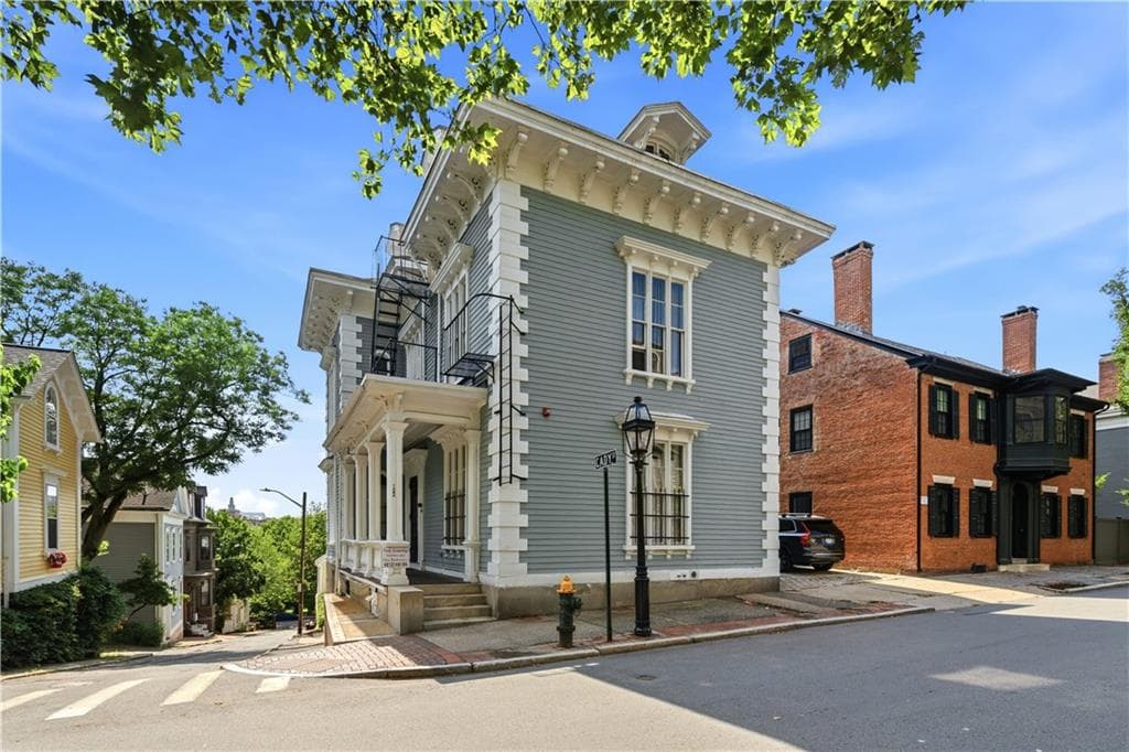122 Benefit Street photo 4