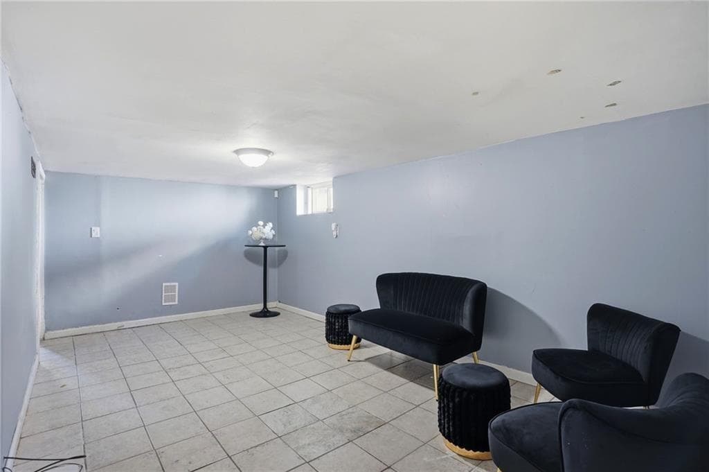 132 Roger Williams Avenue photo 34