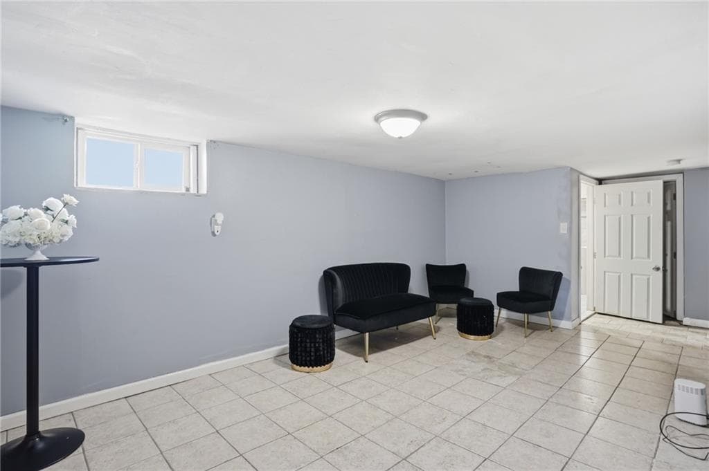 132 Roger Williams Avenue photo 35