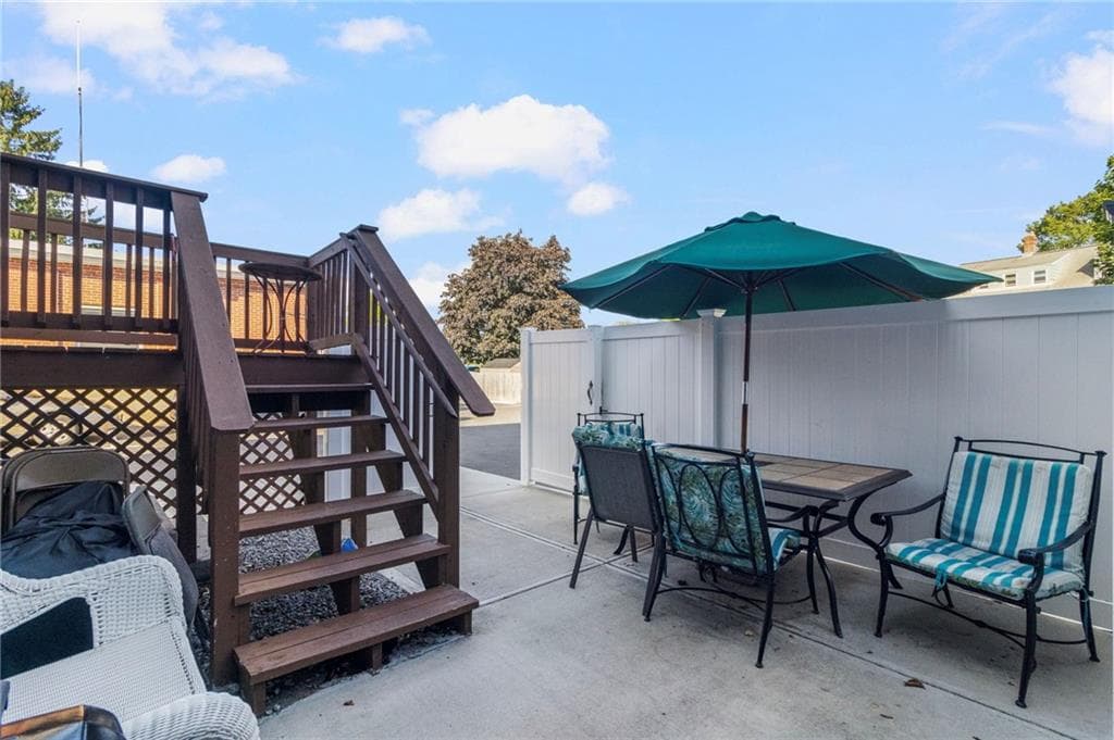 681 Providence Street photo 26