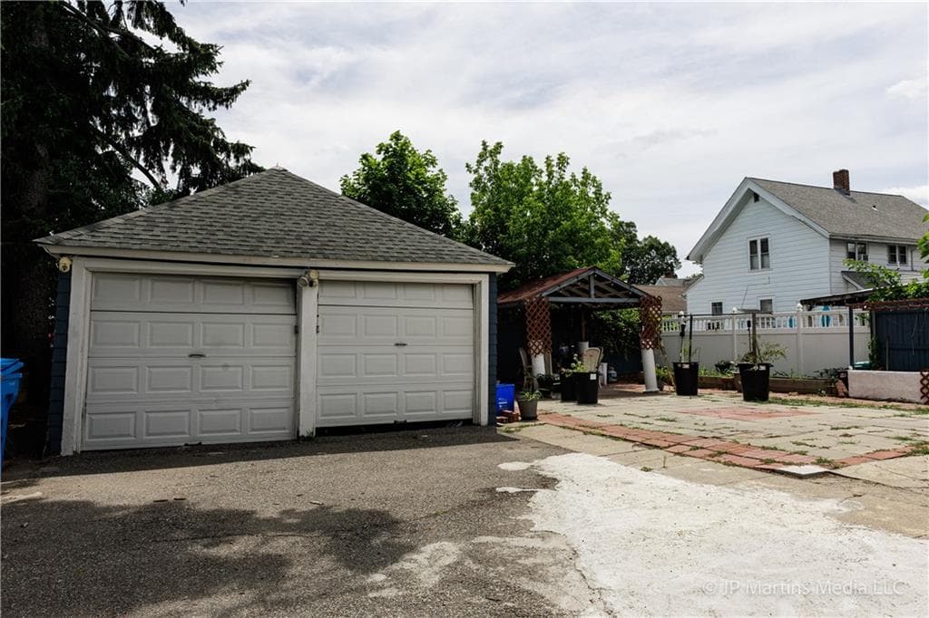 146 Garden Street photo 46