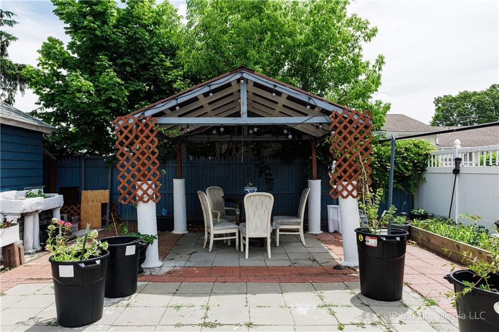 146 Garden Street photo 45
