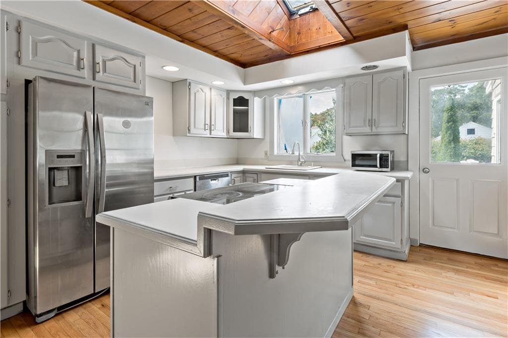 Single Family Residence at 1217 Hope Street, Bristol, photo 5 of 41