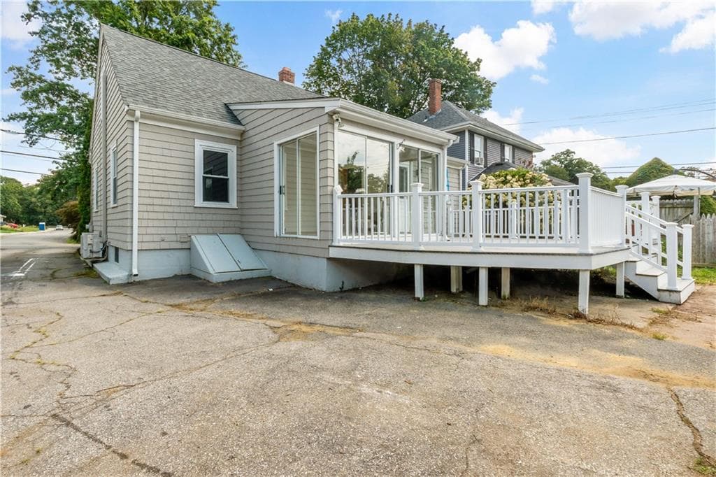 Single Family Residence at 1217 Hope Street, Bristol, photo 35 of 41