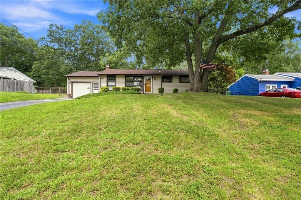 124 Chatworth Avenue photo 2