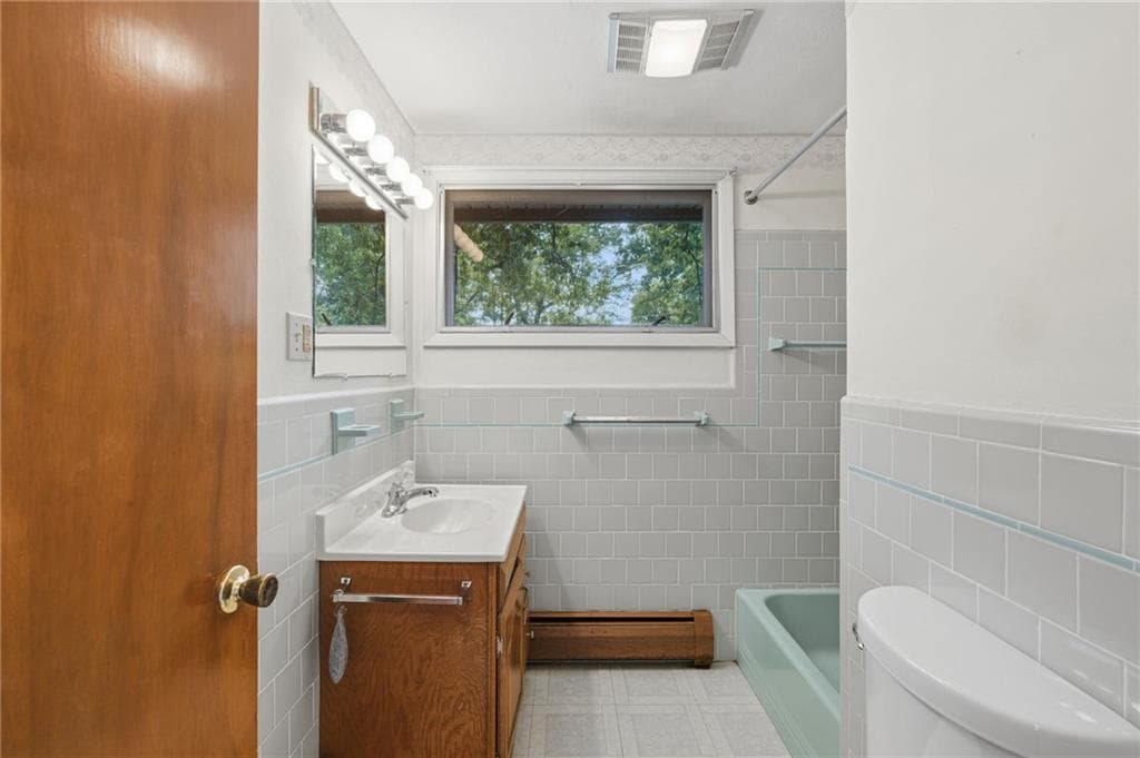 124 Chatworth Avenue photo 22