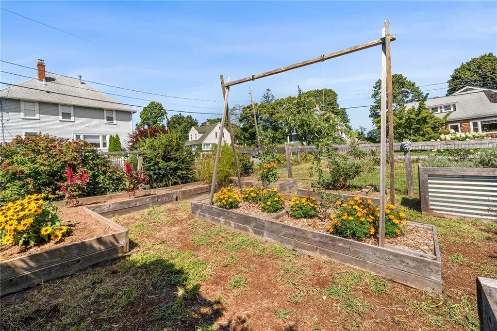 84 Alden Avenue photo 42