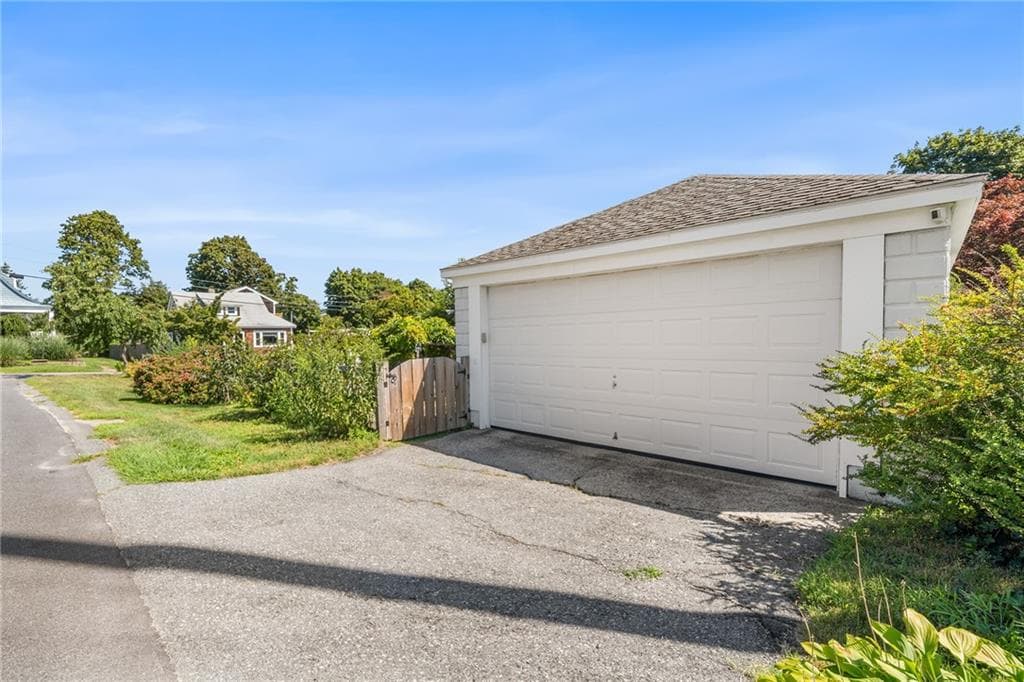 84 Alden Avenue photo 46