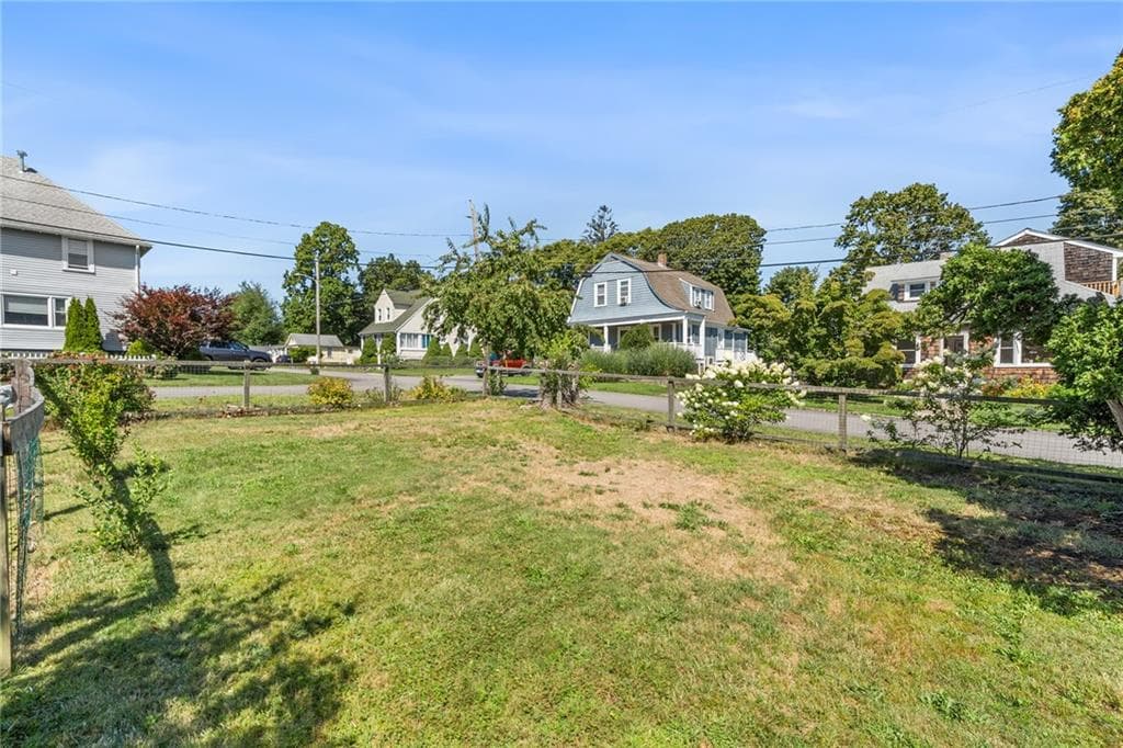 84 Alden Avenue photo 43