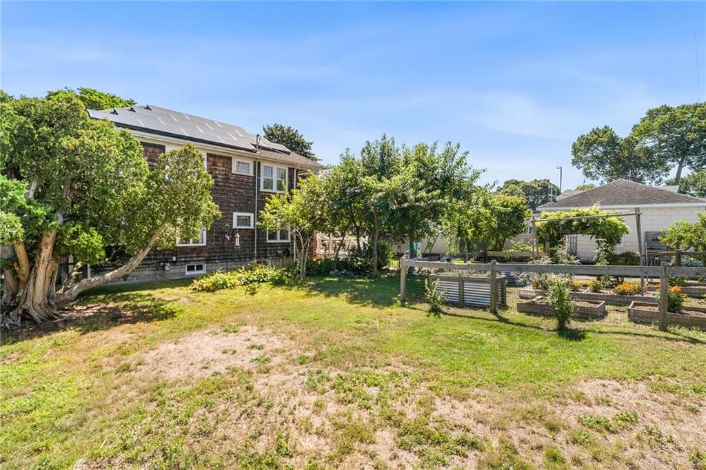 84 Alden Avenue photo 44