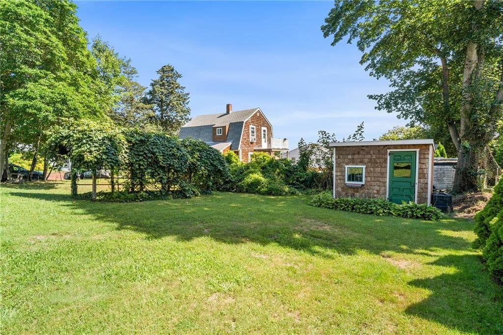 84 Alden Avenue photo 39