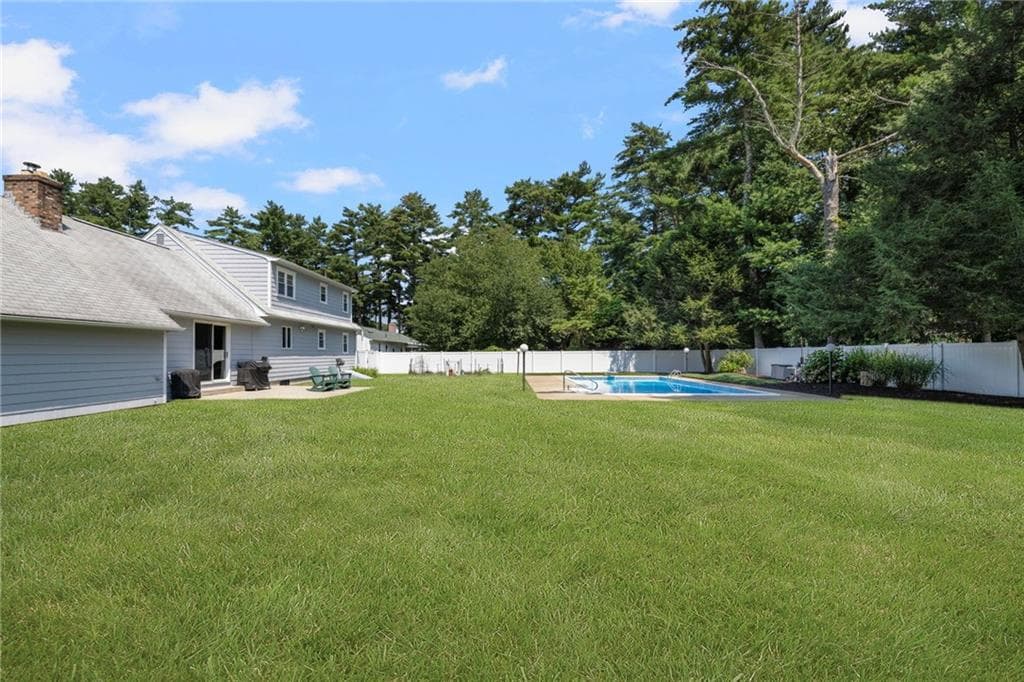 68 Wisteria Drive photo 34
