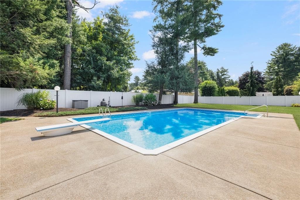 68 Wisteria Drive photo 38