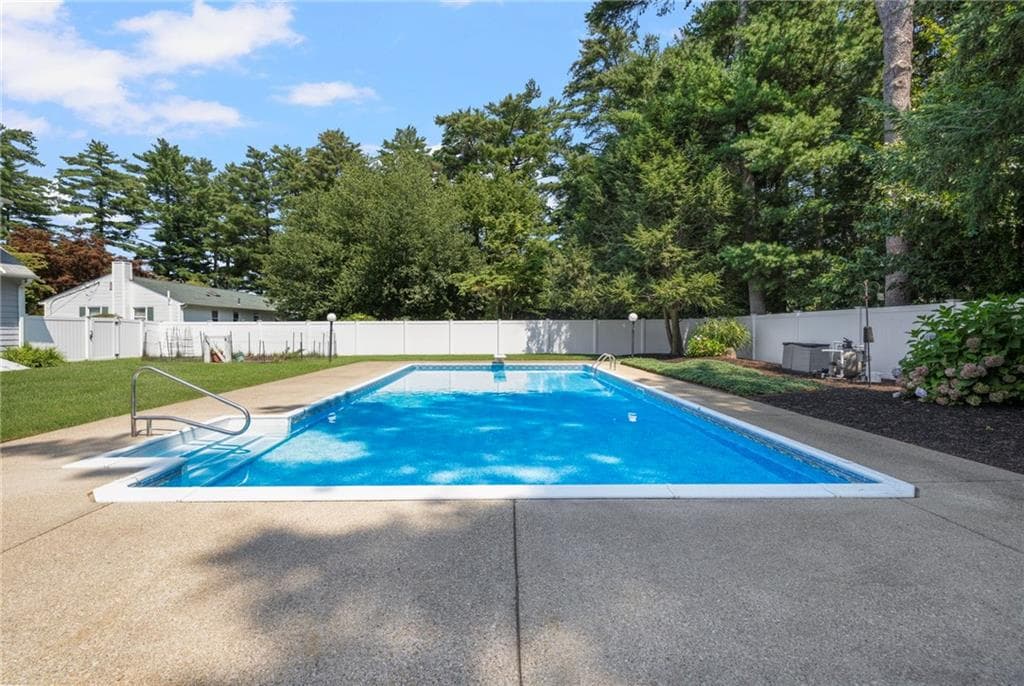68 Wisteria Drive photo 39