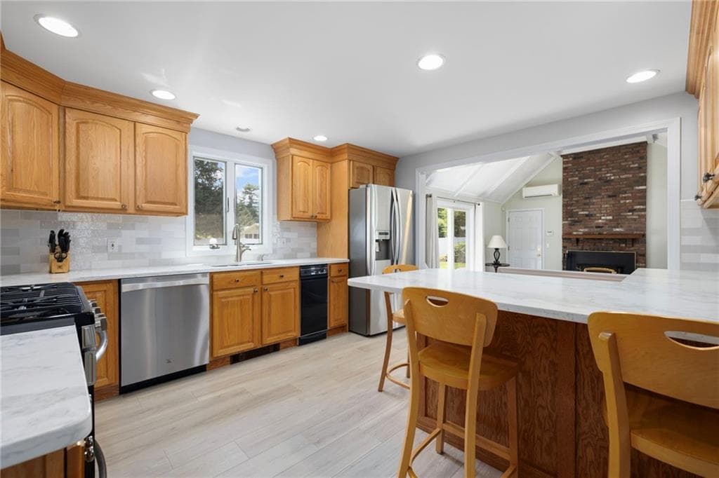 68 Wisteria Drive photo 8