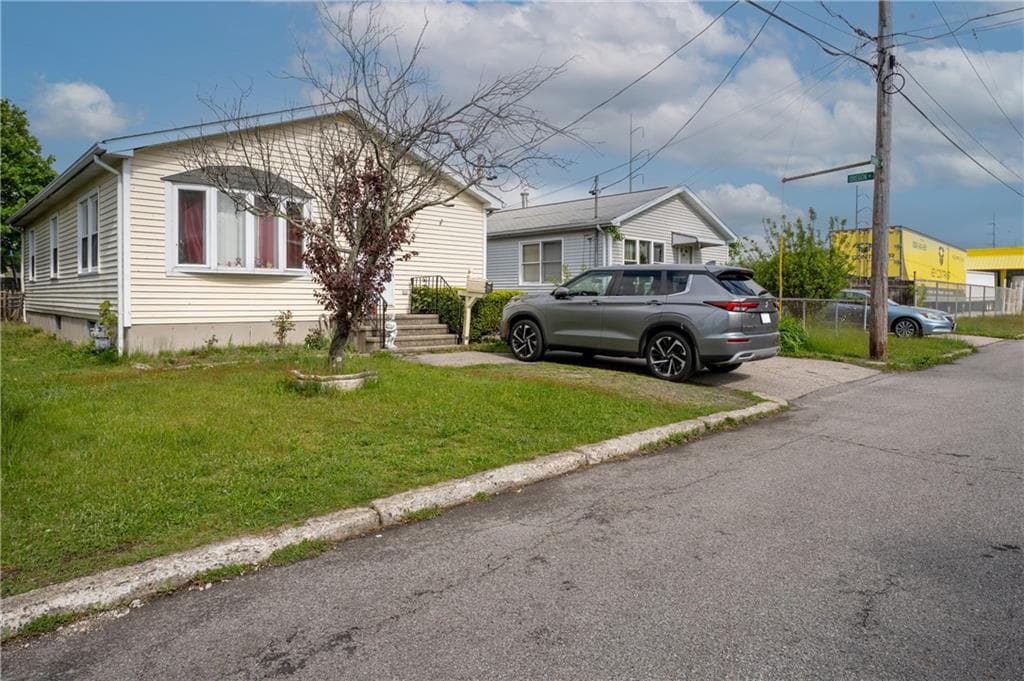 102 Kenmore Street photo 2