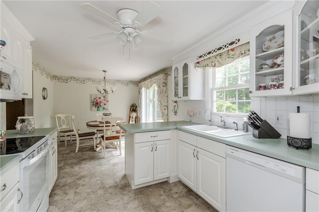 Single Family Residence at 16 Sunnybrook Road, Scituate, photo 12 of 50