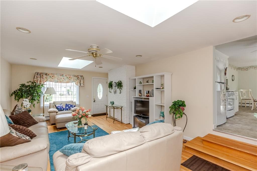 Single Family Residence at 16 Sunnybrook Road, Scituate, photo 9 of 50