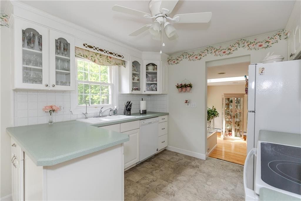 Single Family Residence at 16 Sunnybrook Road, Scituate, photo 14 of 50