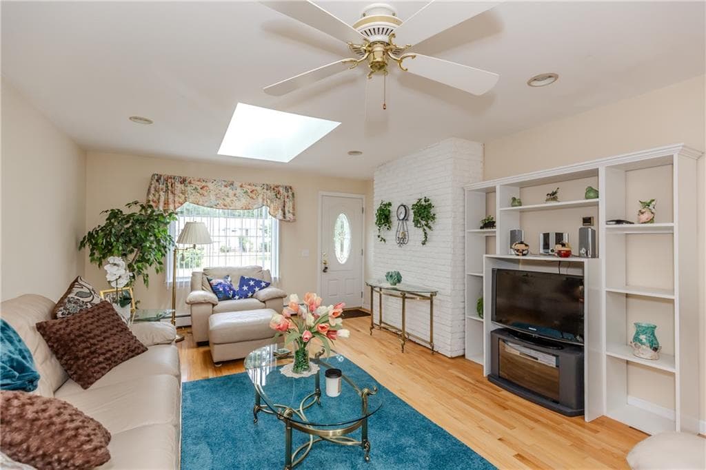 Single Family Residence at 16 Sunnybrook Road, Scituate, photo 11 of 50