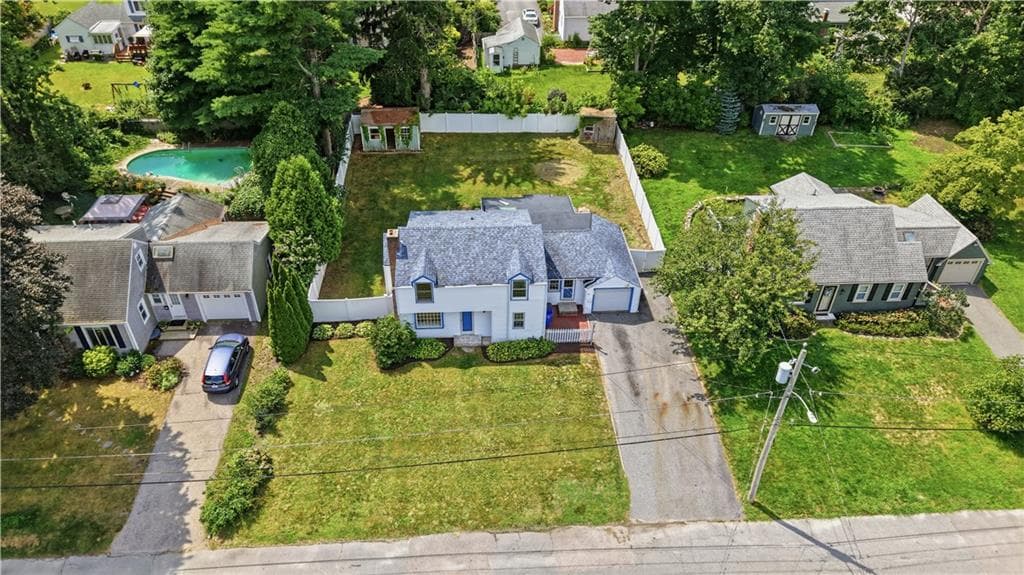 35 Franconia Drive photo 3