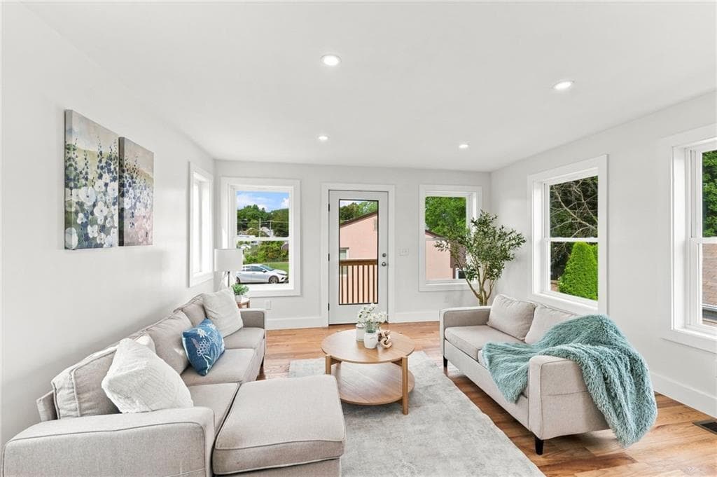 67 Harding Avenue photo 5