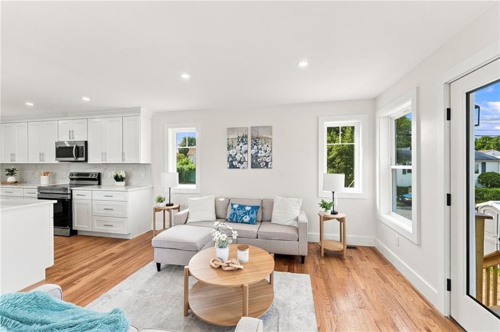 67 Harding Avenue photo 4