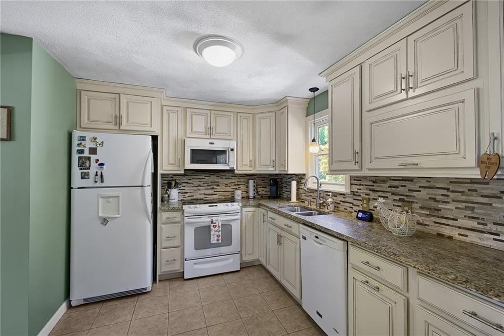 8 Eastward Drive photo 4