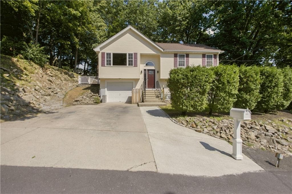 Single Family Residence at 37 Gem Street, North Providence, photo 3 of 41