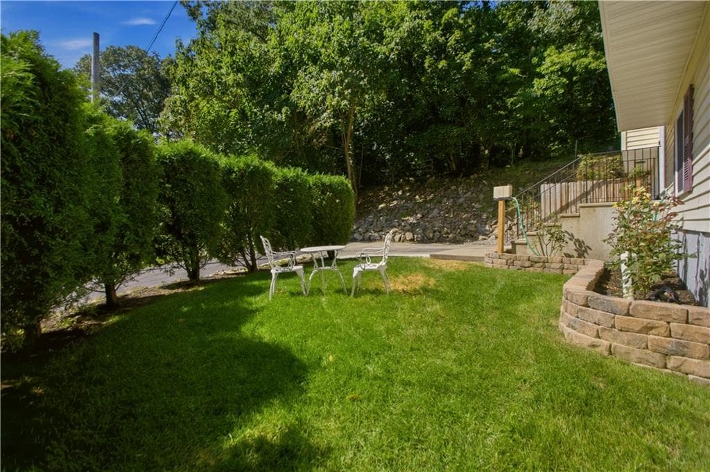 Single Family Residence at 37 Gem Street, North Providence, photo 5 of 41