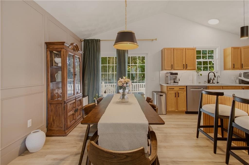 Single Family Residence at 37 Gem Street, North Providence, photo 10 of 41
