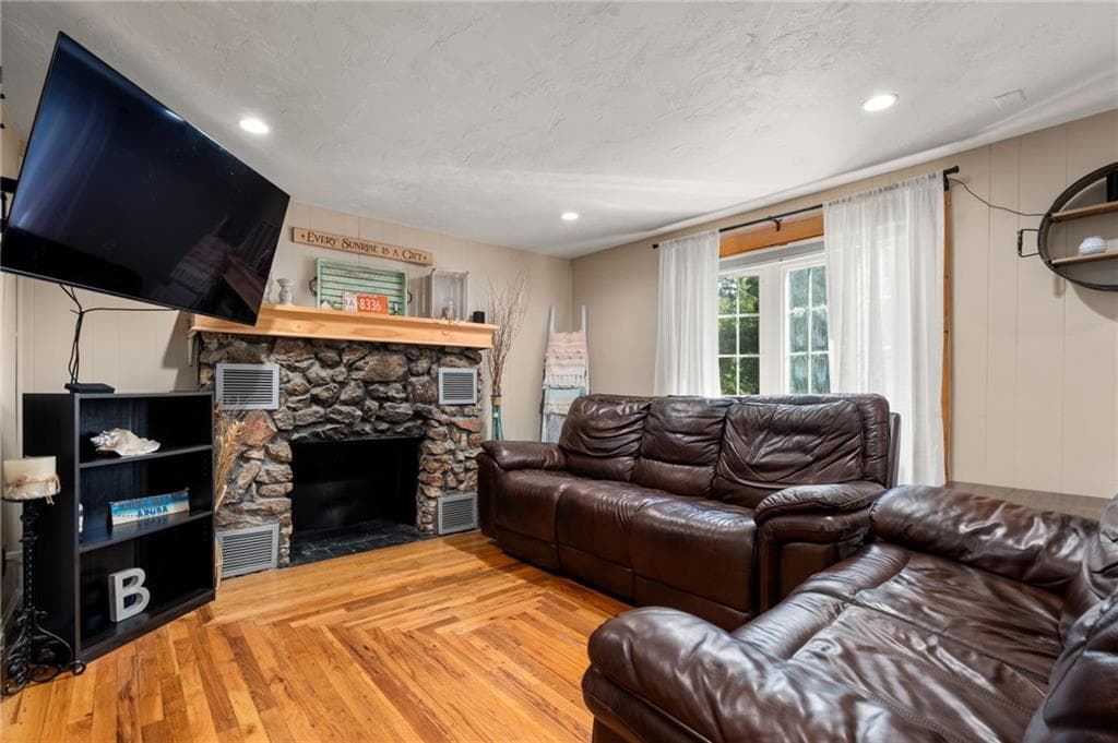 42 Pine Swamp Road photo 4