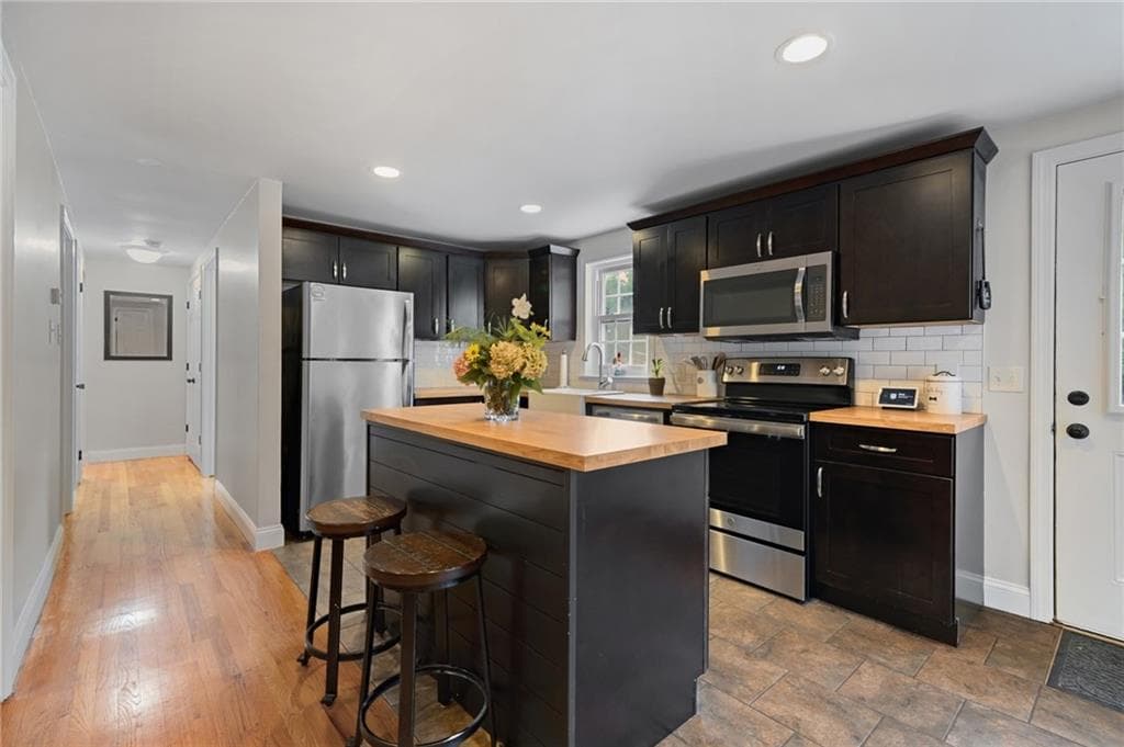 58 Sherman Avenue photo 5